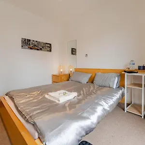 Bed & Breakfast Private In City Center